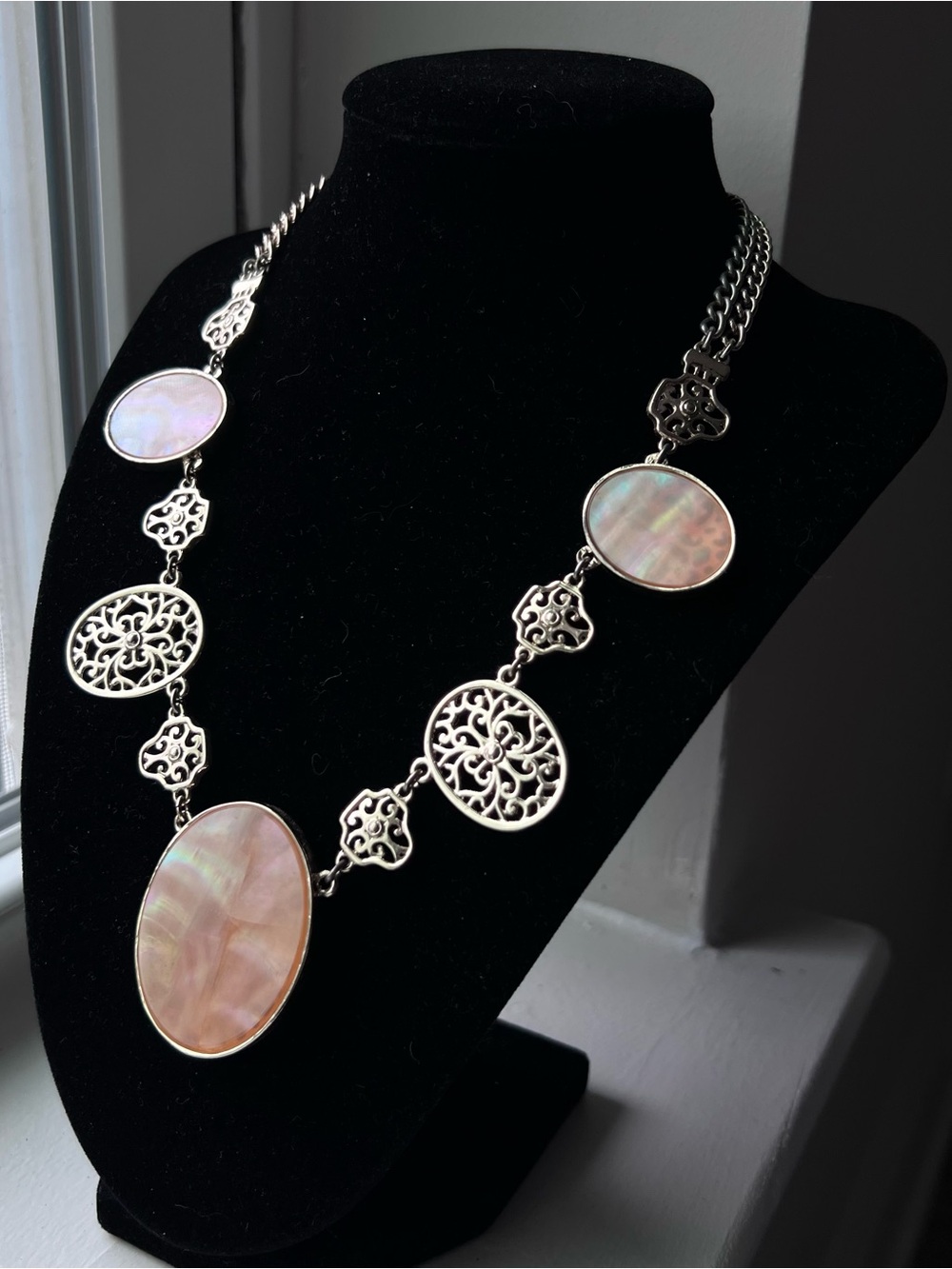 Reversible White House Black Market Gold Tone Oval Pink Mother of Pearl Necklace
